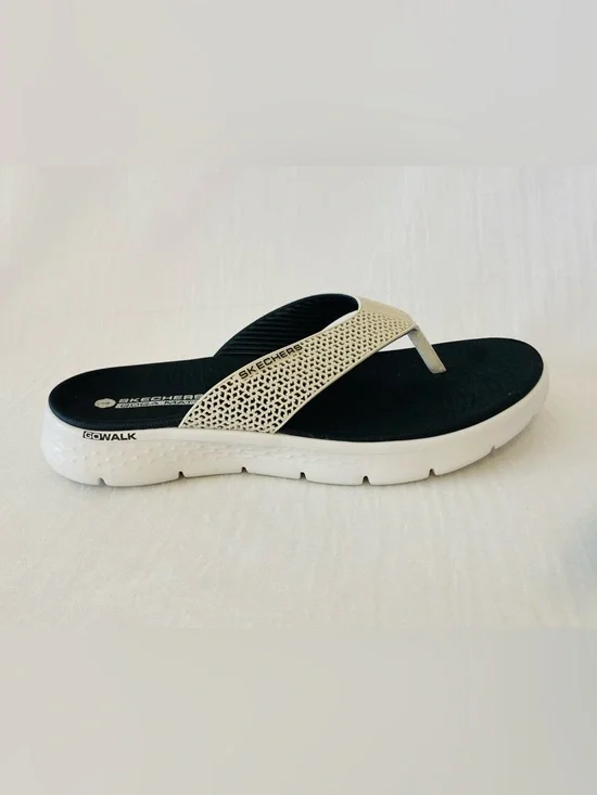 Skechers Women's Black and Cream Perforated Foam Thong Sandals - Picture 5 of 9